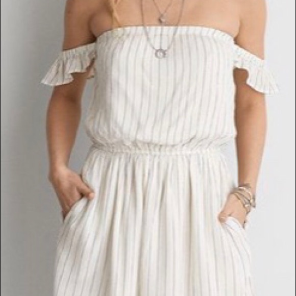 American Eagle Outfitters Dresses & Skirts - American Eagle Off-the-shoulder Dress